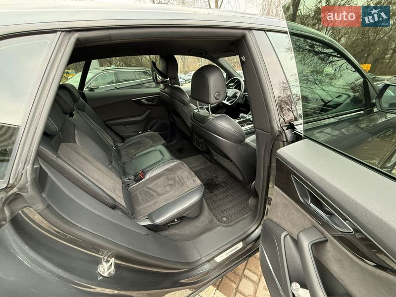 Позашляховик / Кросовер Audi Q8 2018 в Львові