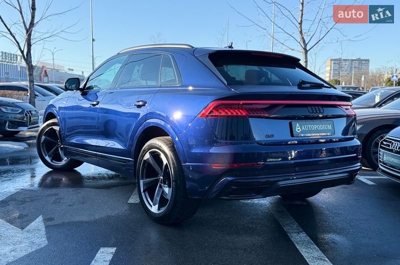 Внедорожник / Кроссовер Audi Q8 2019 в Киеве