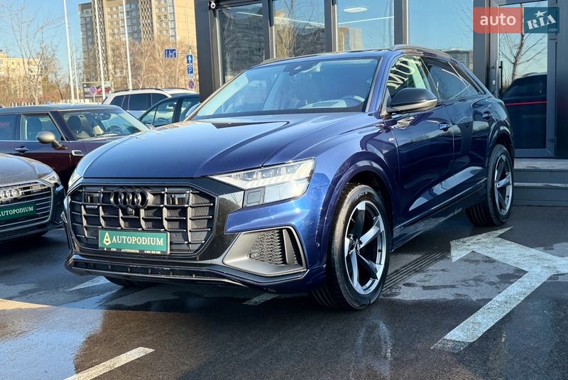 Внедорожник / Кроссовер Audi Q8 2019 в Киеве