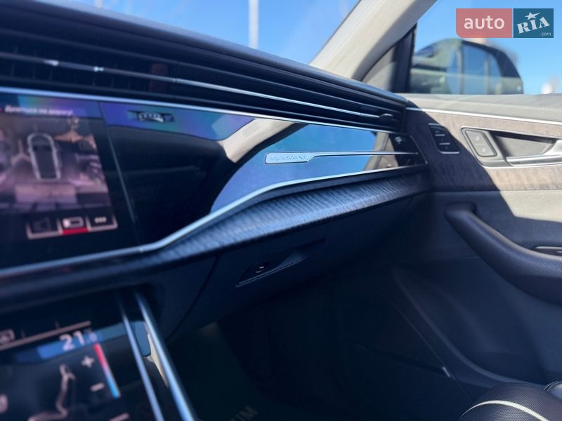 Внедорожник / Кроссовер Audi Q8 2019 в Киеве