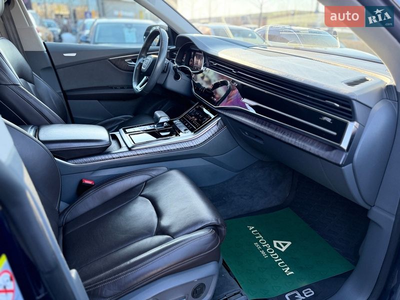 Внедорожник / Кроссовер Audi Q8 2019 в Киеве