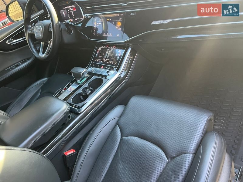 Позашляховик / Кросовер Audi Q8 2018 в Львові