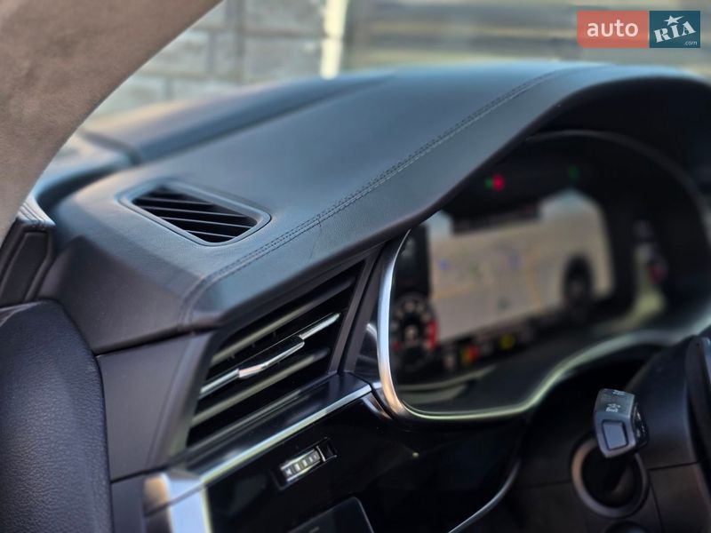 Внедорожник / Кроссовер Audi Q8 2019 в Ровно