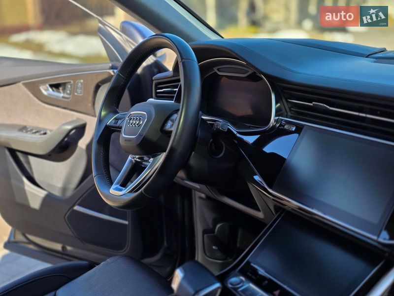 Внедорожник / Кроссовер Audi Q8 2019 в Ровно