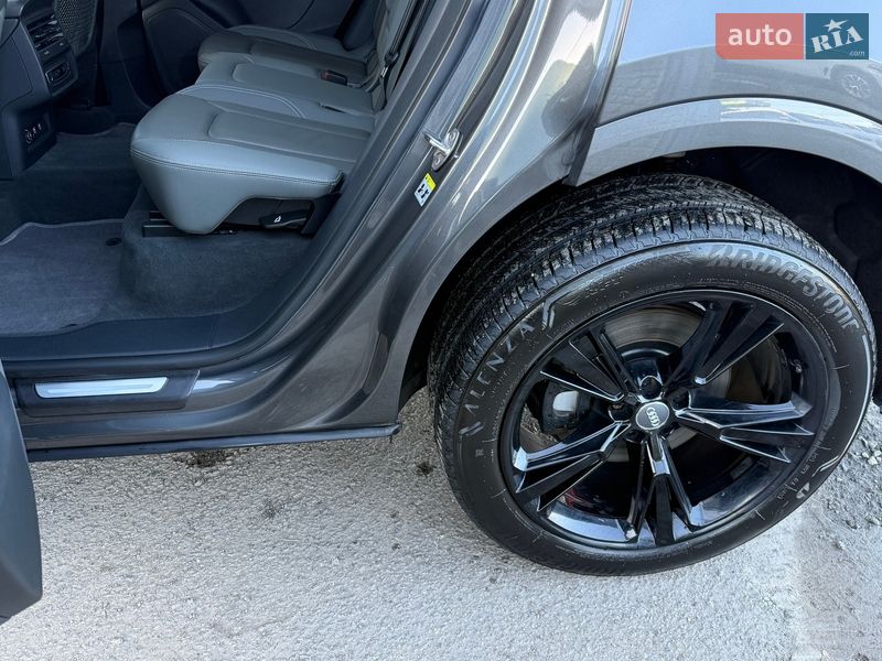Позашляховик / Кросовер Audi Q8 2018 в Тернополі
