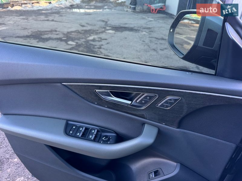 Позашляховик / Кросовер Audi Q8 2018 в Тернополі