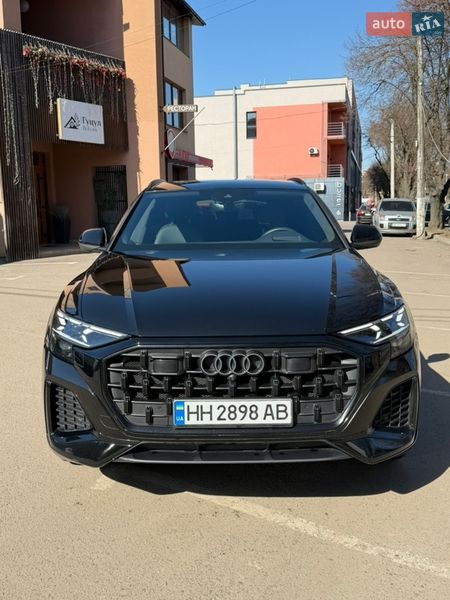 Внедорожник / Кроссовер Audi Q8 2023 в Дубно