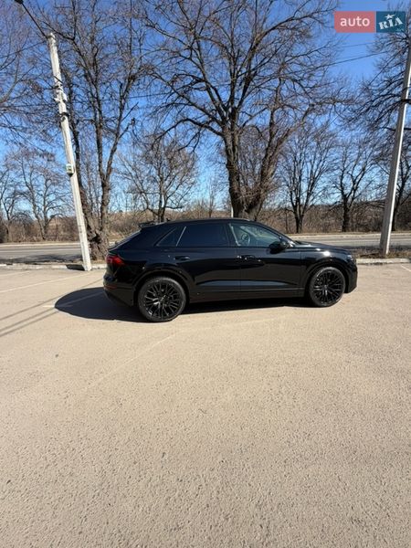 Внедорожник / Кроссовер Audi Q8 2023 в Дубно