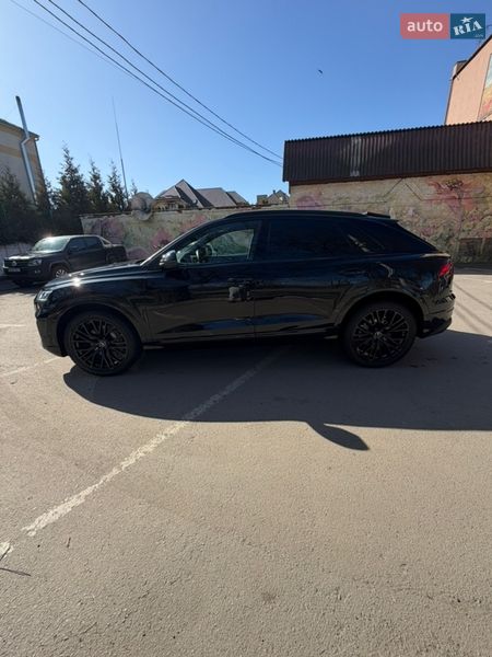 Внедорожник / Кроссовер Audi Q8 2023 в Дубно