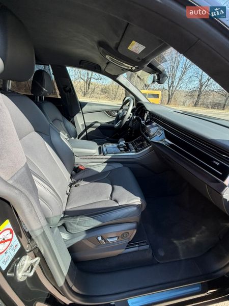 Внедорожник / Кроссовер Audi Q8 2023 в Дубно