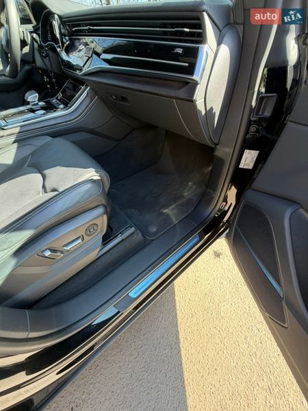 Внедорожник / Кроссовер Audi Q8 2023 в Дубно