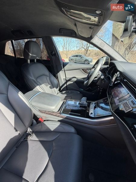 Внедорожник / Кроссовер Audi Q8 2023 в Дубно