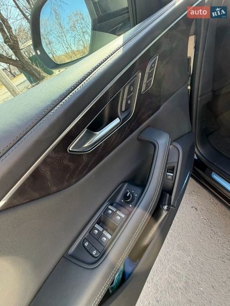 Внедорожник / Кроссовер Audi Q8 2023 в Дубно