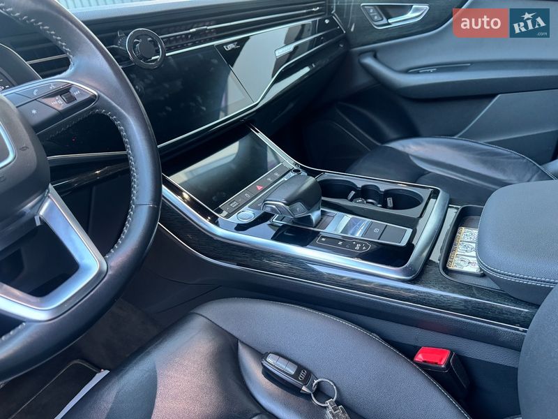 Позашляховик / Кросовер Audi Q8 2018 в Києві