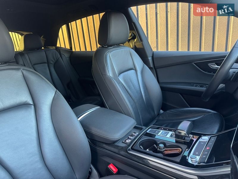 Позашляховик / Кросовер Audi Q8 2018 в Києві