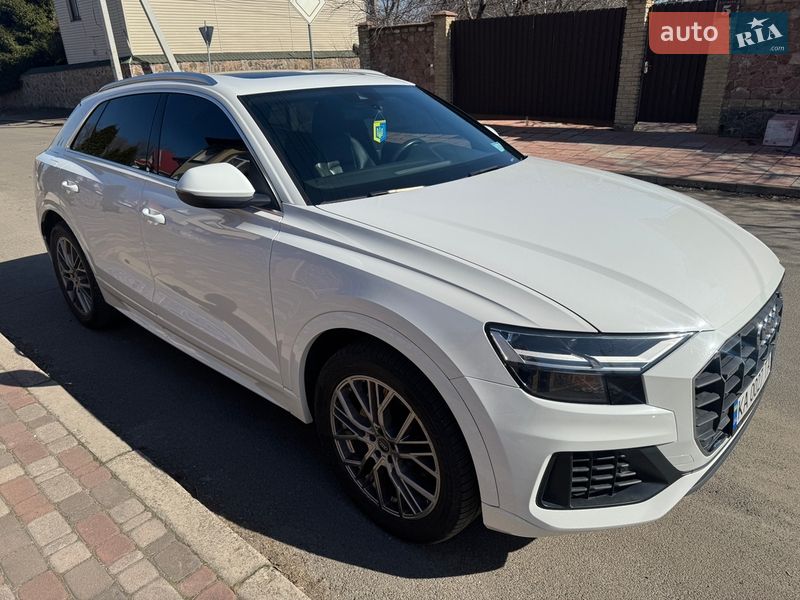 Позашляховик / Кросовер Audi Q8 2018 в Києві