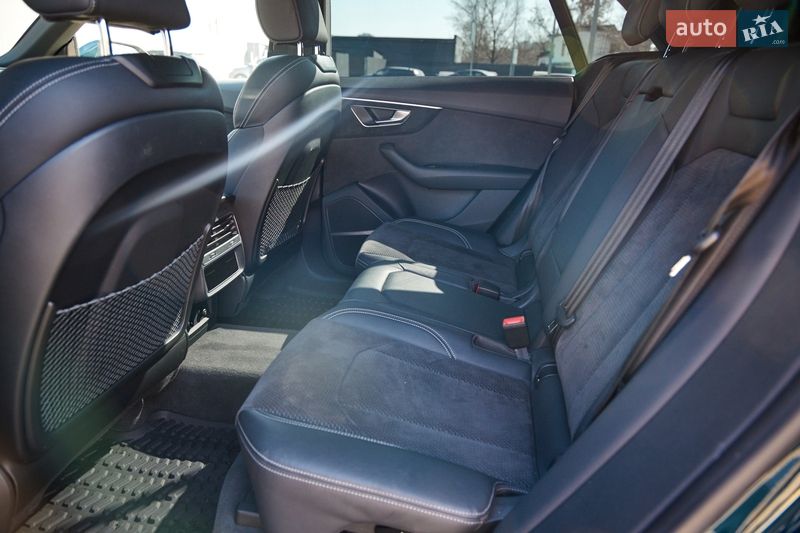Внедорожник / Кроссовер Audi Q8 2019 в Киеве