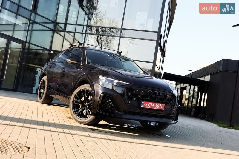 Позашляховик / Кросовер Audi Q8 2020 в Ужгороді