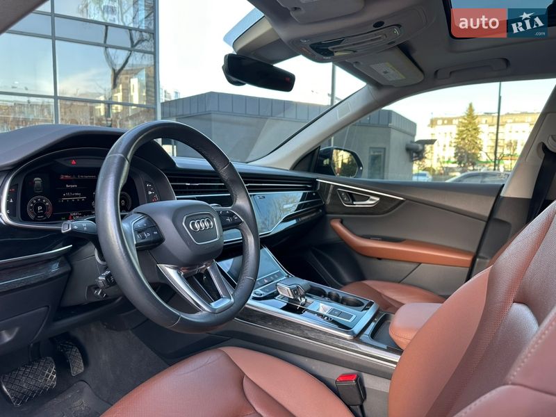 Позашляховик / Кросовер Audi Q8 2020 в Ужгороді