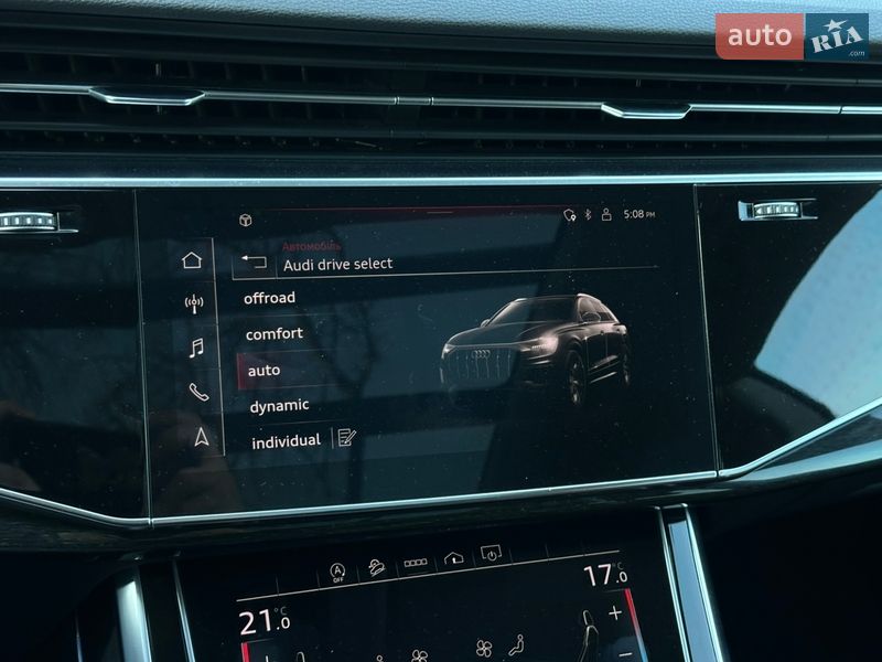 Позашляховик / Кросовер Audi Q8 2020 в Ужгороді
