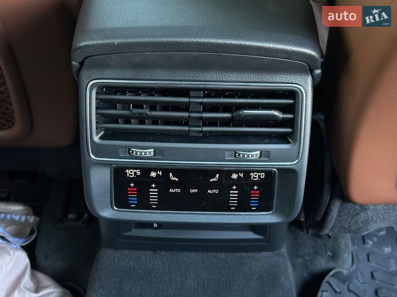 Позашляховик / Кросовер Audi Q8 2020 в Ужгороді