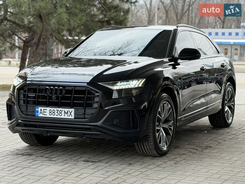 2020 Audi Q8, VIN WAUZZZF17MD001840:plate — фото 1 (autoria)