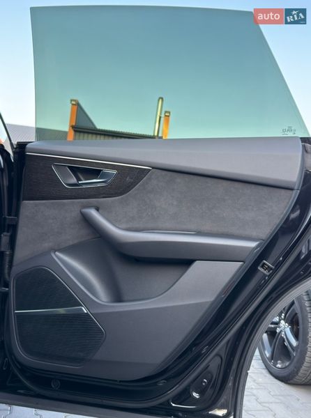 Внедорожник / Кроссовер Audi Q8 2021 в Черновцах