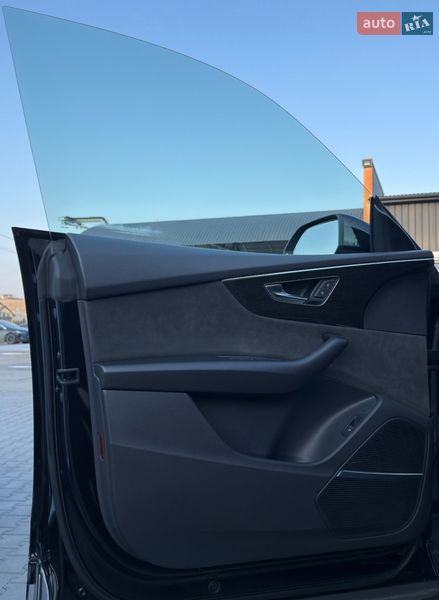 Внедорожник / Кроссовер Audi Q8 2021 в Черновцах