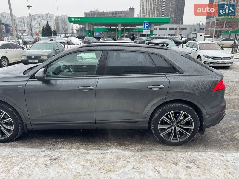 Внедорожник / Кроссовер Audi Q8 2020 в Киеве