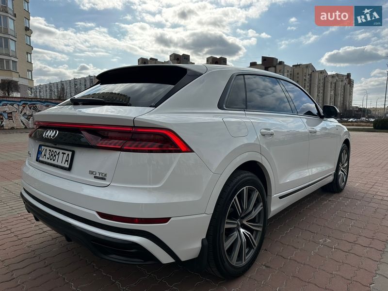 Внедорожник / Кроссовер Audi Q8 2019 в Киеве