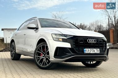 Внедорожник / Кроссовер Audi Q8 2020 в Киеве