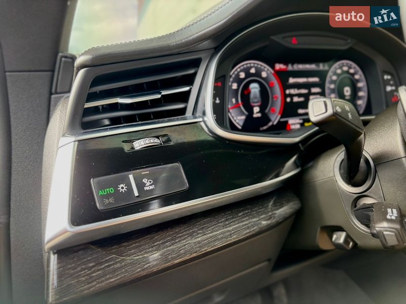 Внедорожник / Кроссовер Audi Q8 2020 в Киеве