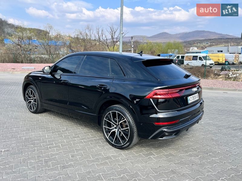 Позашляховик / Кросовер Audi Q8 2020 в Мукачевому