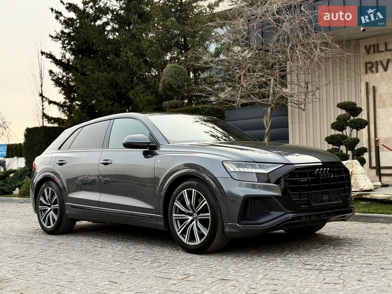 Позашляховик / Кросовер Audi Q8 2018 в Львові