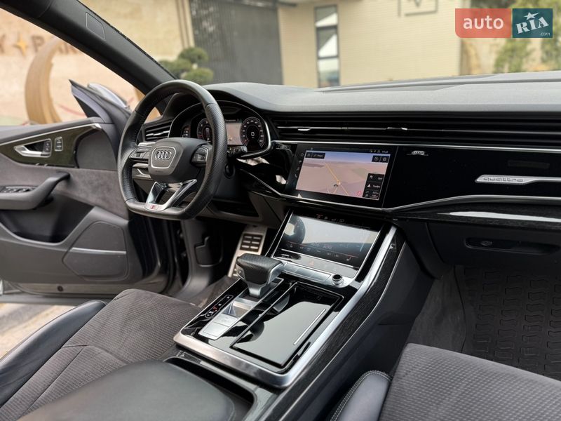 Позашляховик / Кросовер Audi Q8 2018 в Львові