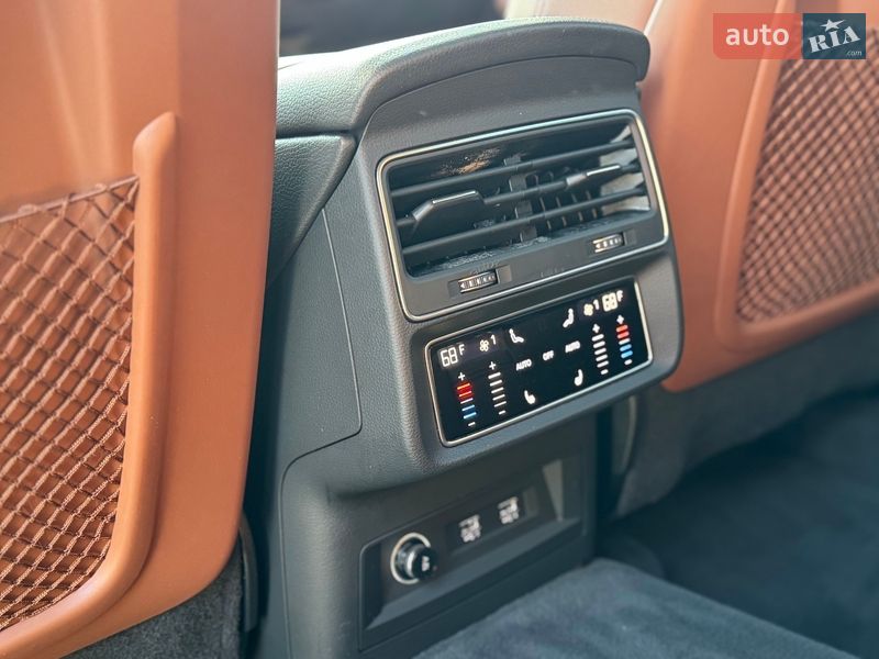Внедорожник / Кроссовер Audi Q8 2018 в Киеве
