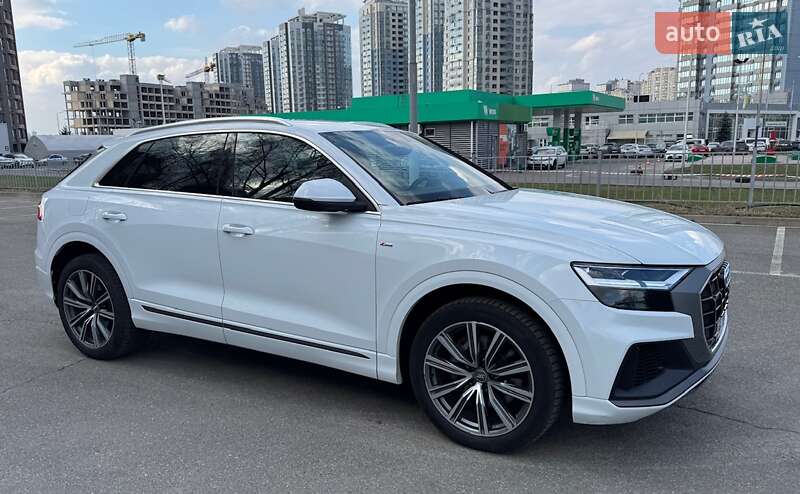 Внедорожник / Кроссовер Audi Q8 2018 в Киеве
