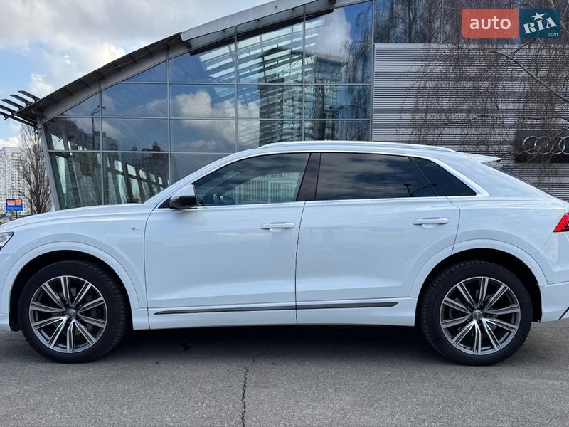 Внедорожник / Кроссовер Audi Q8 2018 в Киеве