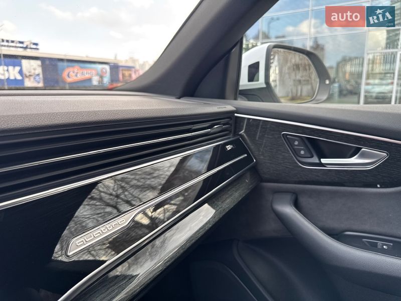 Внедорожник / Кроссовер Audi Q8 2018 в Киеве