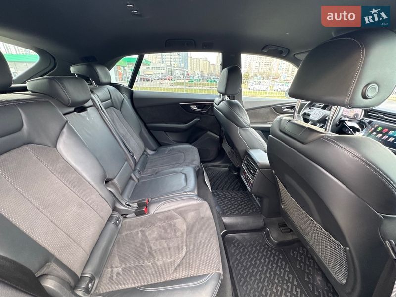 Внедорожник / Кроссовер Audi Q8 2018 в Киеве