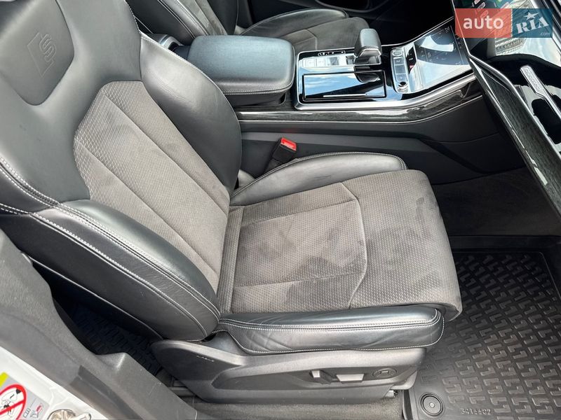 Внедорожник / Кроссовер Audi Q8 2018 в Киеве