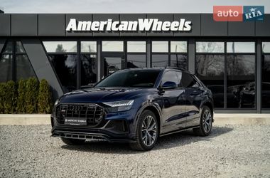 Позашляховик / Кросовер Audi Q8 2020 в Чернівцях
