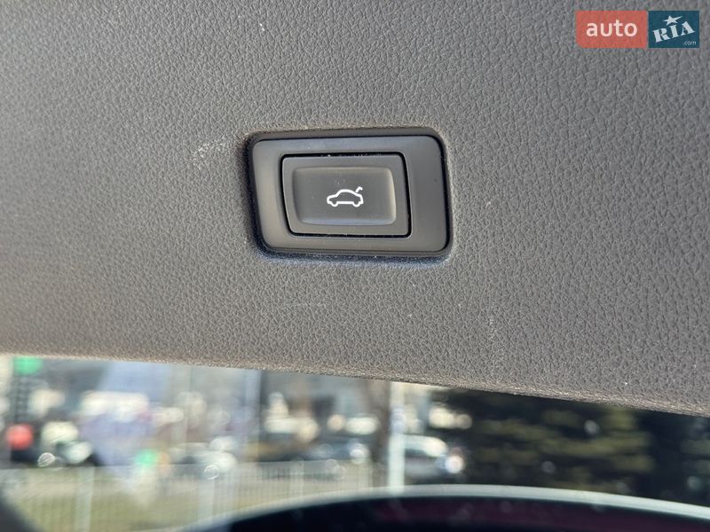 Внедорожник / Кроссовер Audi Q8 2019 в Киеве