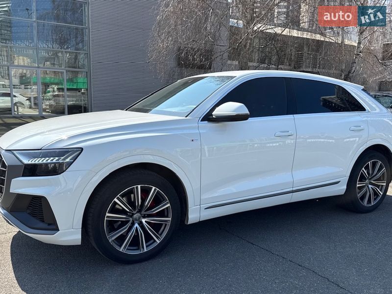 Внедорожник / Кроссовер Audi Q8 2019 в Киеве