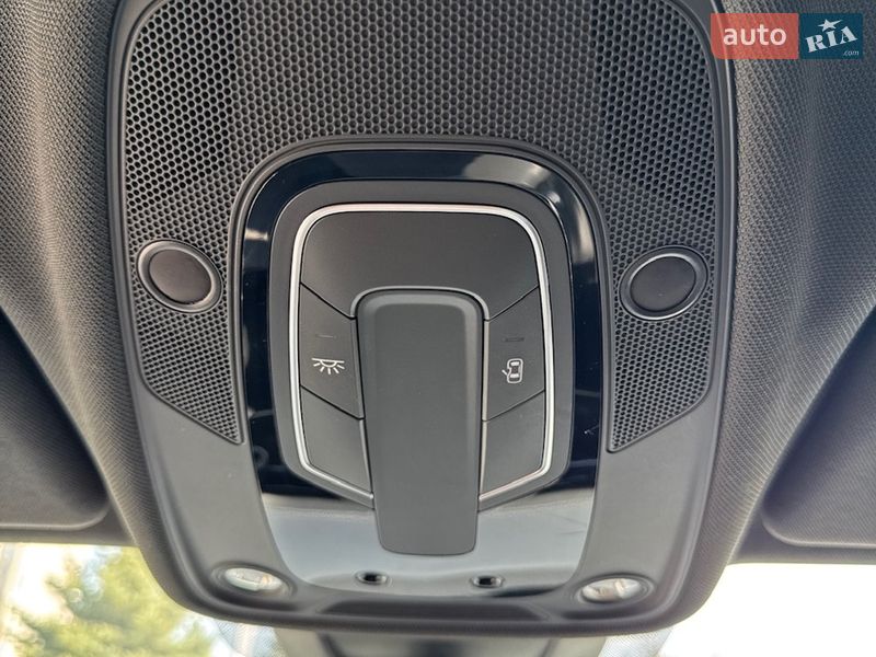 Внедорожник / Кроссовер Audi Q8 2019 в Киеве