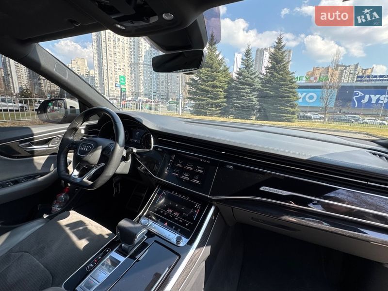 Внедорожник / Кроссовер Audi Q8 2019 в Киеве