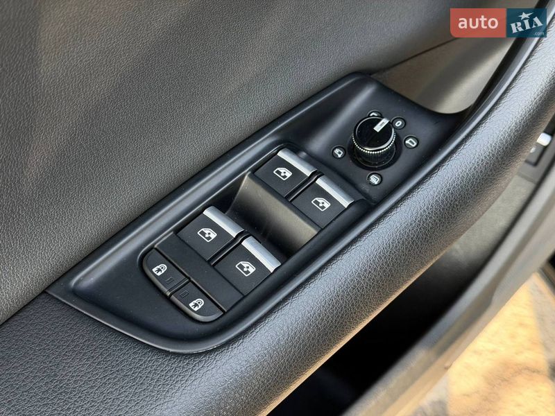 Внедорожник / Кроссовер Audi Q8 2018 в Кривом Роге