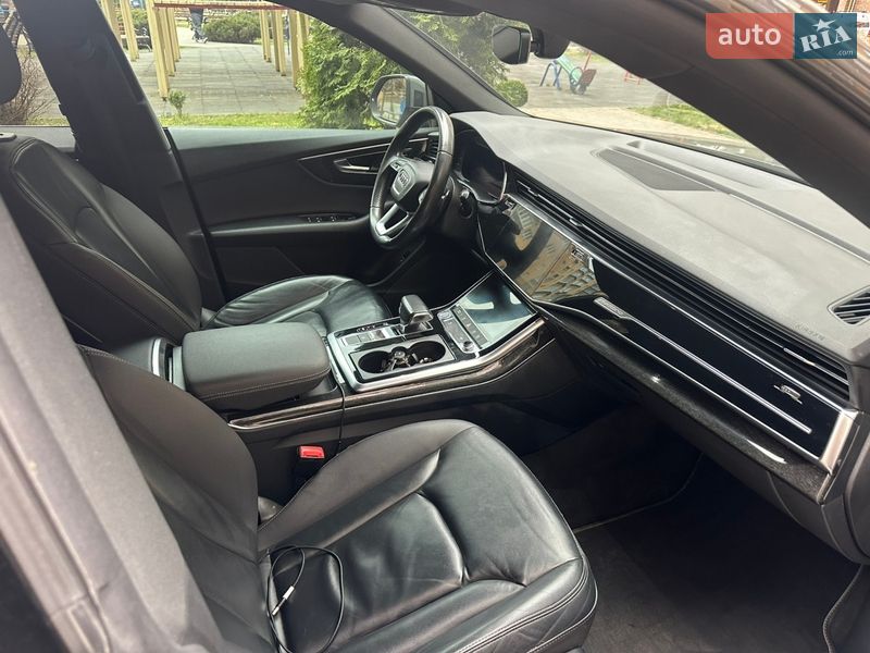 Внедорожник / Кроссовер Audi Q8 2018 в Хмельницком