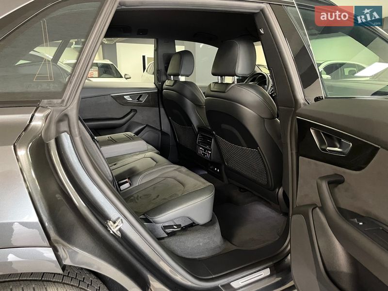 Внедорожник / Кроссовер Audi Q8 2023 в Львове