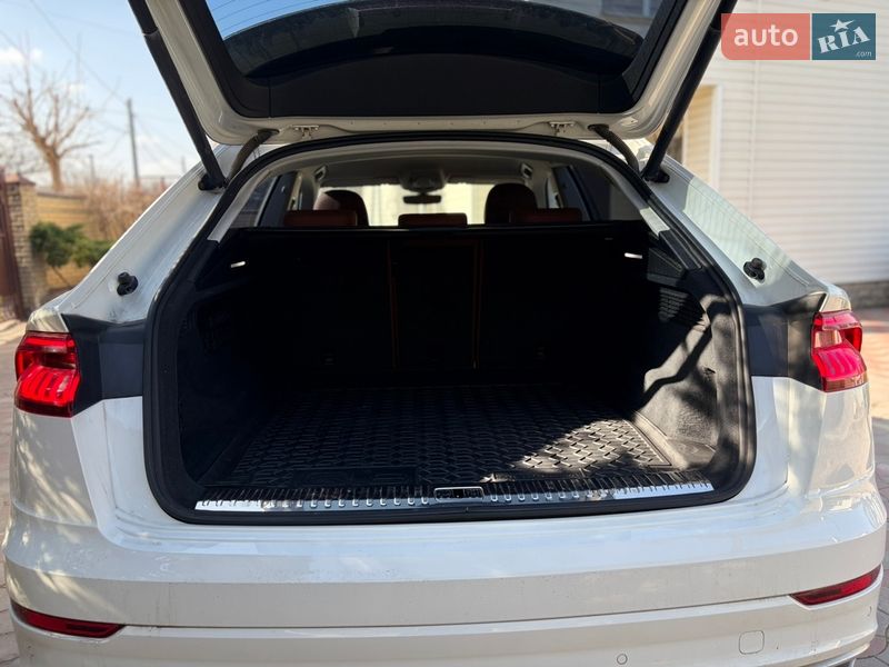Внедорожник / Кроссовер Audi Q8 2018 в Киеве фото 8 Внедорожник / Кроссовер Audi Q8 2018 в Киеве